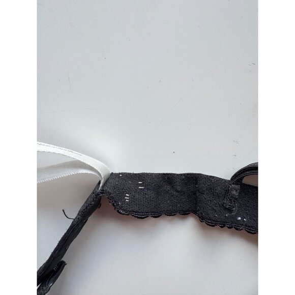 Aritzia TALULA Monterey Black Chantilly Lace Triangle Bralette Bra, Size M - Picture 6 of 9
